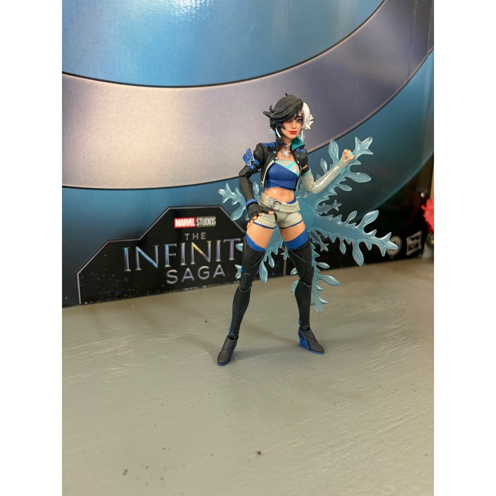 Marvel Legends - Luna Snow (Rivals) - Picture 4 of 9